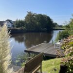 Ferienwohnung mit Garten und direktem Blick aufs Dornumersieler Tief – Siellage direkt am Wasser in Dornumersiel.